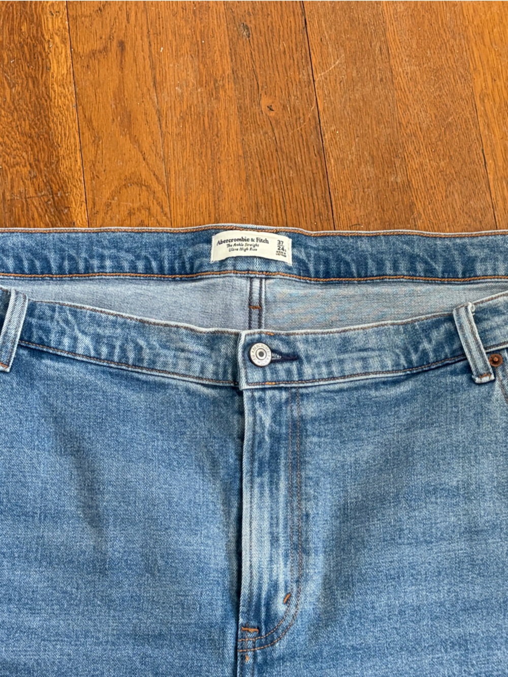 Abercrombie & Fitch Curve Love Ankle Straight Ultra High Rise Jeans - Picture 5 of 6